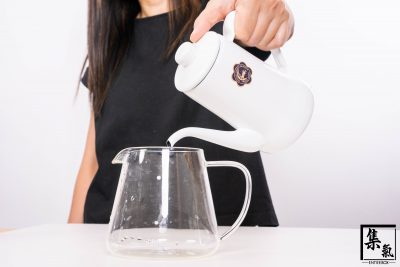 Tsukiusagi Enamel Slim Pot (0.7 L)