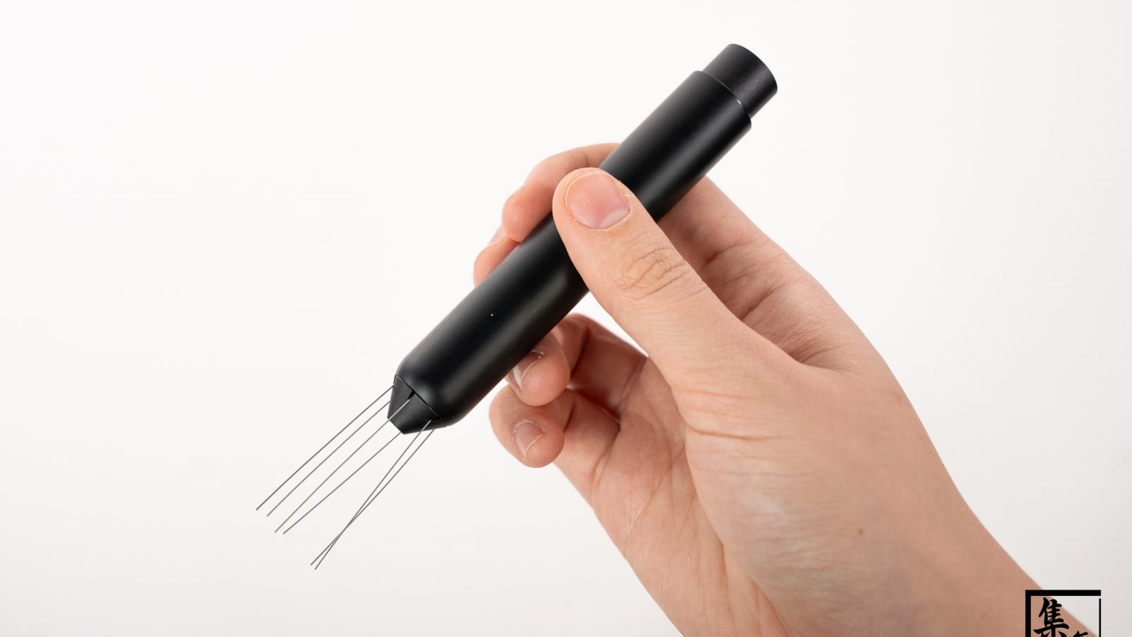 Subminimal Flick Retractable Distribution Tool